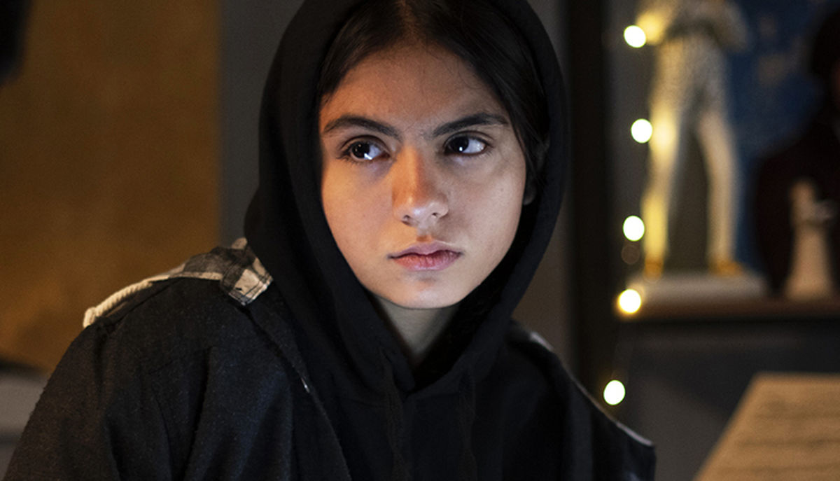 تاریخ وبگردی | تصویری از تیپ مجلسی مائده سریال زخم‌کاری در یک مراسم