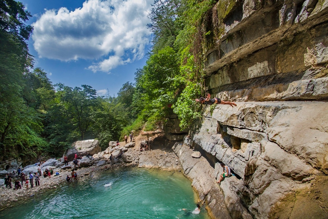 شیرجه مرگ در آبشار شیرآباد / حادثه هولناک برای یک مرد 47 ساله سبزواری شیرجه مرگ در آبشار شیرآباد / حادثه هولناک برای یک مرد 47 ساله سبزواری