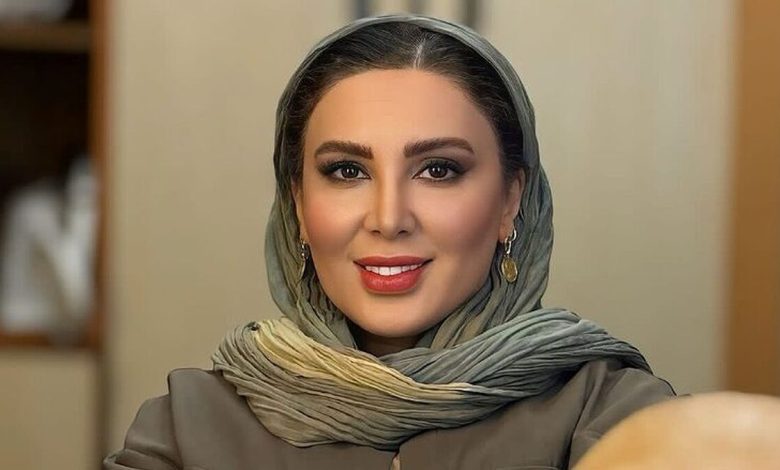 نگاه روز |لیلا بلوکات با حسی زیبا و لبخندی وصف نشدنی از این پرنده ی زیبا نگاه روز |لیلا بلوکات با حسی زیبا و لبخندی وصف نشدنی از این پرنده ی زیبا