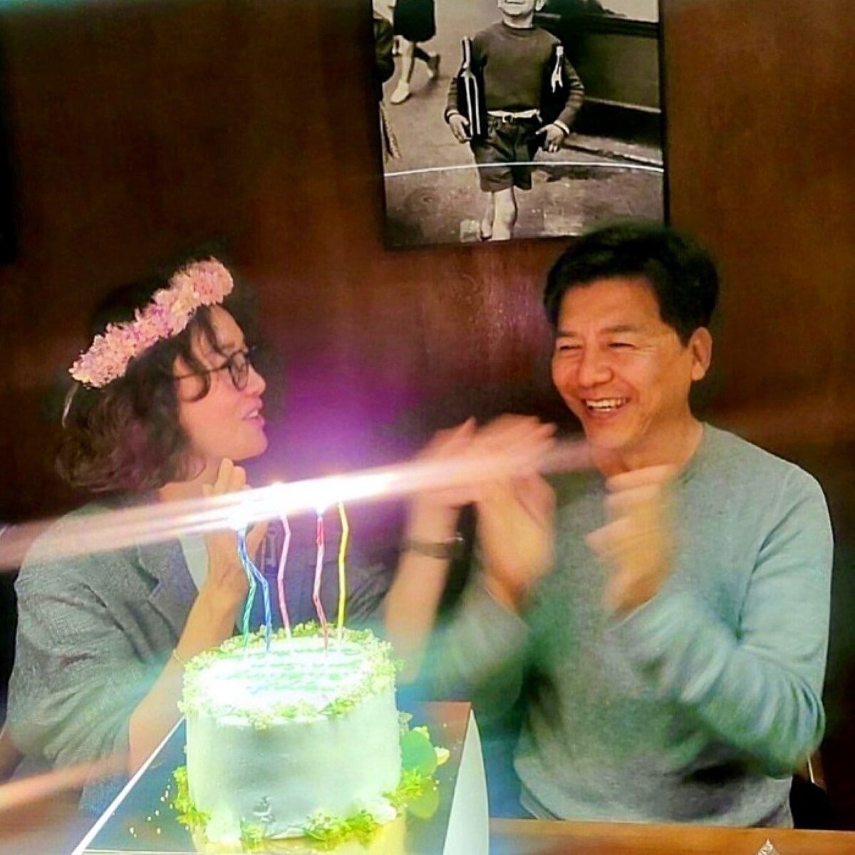 تاریخ وبگردی | جشن تولد بازیگر کره ای مادر جومونگ《بانو یو‌ها》در کنار شوهر اصلیش در ۵۳ سالگی