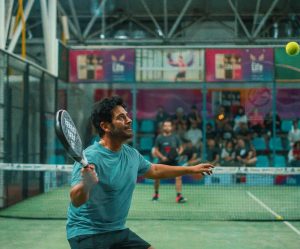 نگاه روز | تصویری ورزشی از محمدرضا گلزار در حال بازی مورد علاقه اش