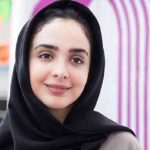 تاریخ وبگردی | سلفی جذاب المیرا دهقانی در خودروی شخصی اش