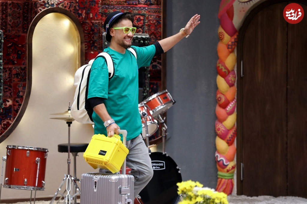 alissadeghi_1728736602_3477217107377251481_322597035 alissadeghi_1728736602_3477217107377251481_322597035