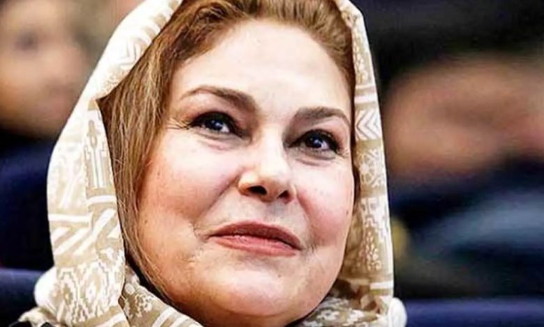 عکس داغ امروز | تیپ جوان‌پسند مهرانه مهین‌ترابی در ۶۷سالگی