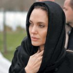 پخش زنده تصاویر | "آنجلیناجولی" با این آرایش فوق العاده با چهره خودش خداحافظی کرد | خانم هنرمند هر روز جوان تر از دیروز