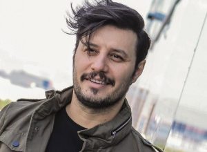 عکس داغ امروز | عکسی از جواد عزتی با ظاهری خندون