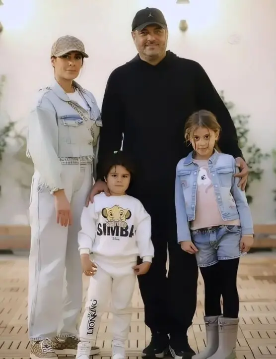 نگاه روز | رونمایی سام درخشانی بازیگر زودیاک از خانواده زیبایش نگاه روز | رونمایی سام درخشانی بازیگر زودیاک از خانواده زیبایش