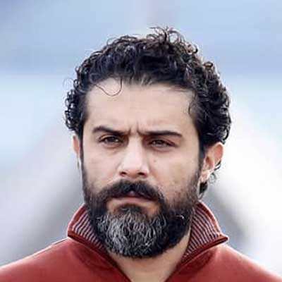 تاریخ وبگردی | وقتی میخوای متفاوت باشی ولی نمیدونی چکار کنی!ژست عجیب وحید رهبانی در اکران فیلم یادگار جنوب تاریخ وبگردی | وقتی میخوای متفاوت باشی ولی نمیدونی چکار کنی!ژست عجیب وحید رهبانی در اکران فیلم یادگار جنوب