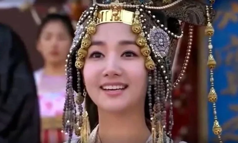 زمان وبگردی ؛ تصاویری تازه از «شاهدخت ناکرانگ» 15 سال بعد از پخش سریال «جومونگ 3» در 38 سالگی زمان وبگردی ؛ تصاویری تازه از «شاهدخت ناکرانگ» 15 سال بعد از پخش سریال «جومونگ 3» در 38 سالگی