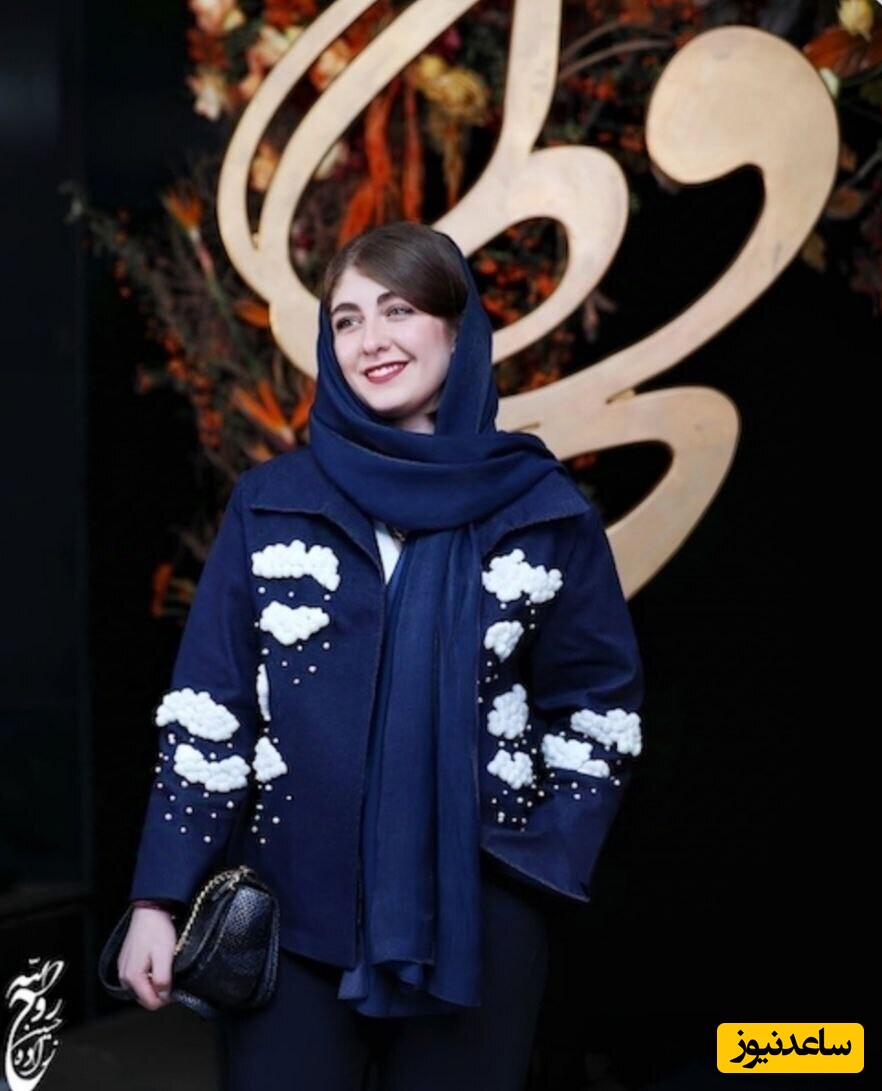 نگاه روز | تصویری از مدلینگ فوق خاص الیکا ناصری با مدل مانتو های دخترونه و عروسکی