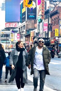 نگاه روز |پیاده روی بازیگر نقش ستایش در تورنتو کانادا نگاه روز |پیاده روی بازیگر نقش ستایش در تورنتو کانادا