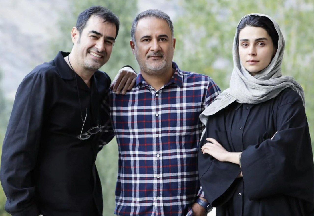 عکس داغ امروز | تصویری جدید از شهاب حسینی، لاله مرزبان و رضا دادویی در پشت صحنه سریال پوکر عکس داغ امروز | تصویری جدید از شهاب حسینی، لاله مرزبان و رضا دادویی در پشت صحنه سریال پوکر