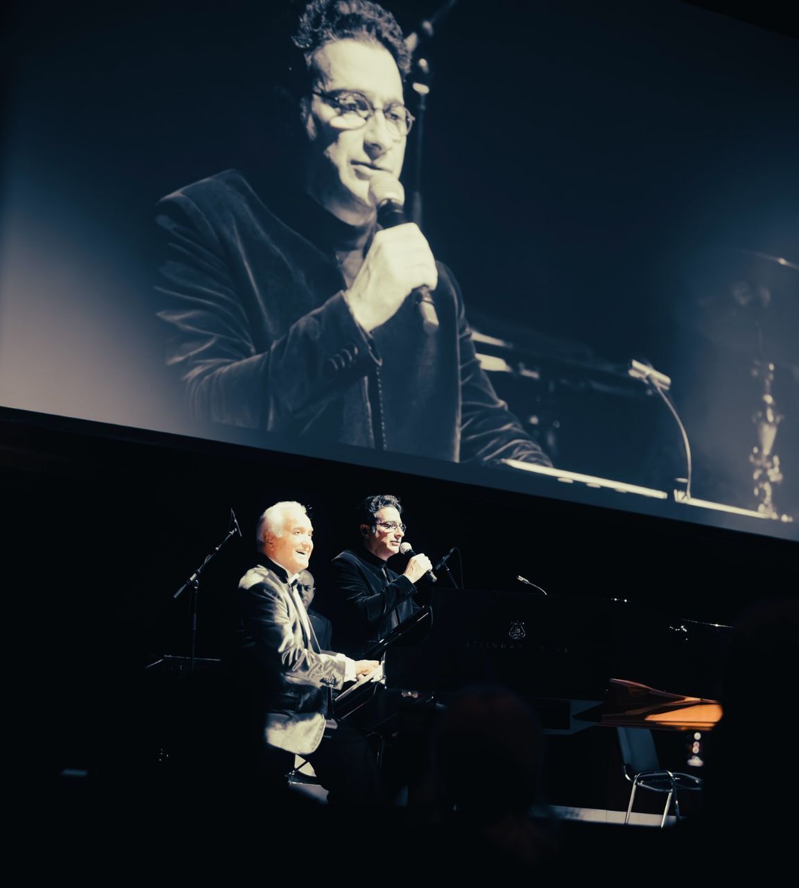 عکس امروز | تصاویری جدید از کنسرت فرانکفورت همایون شجریان و انوشیروان روحانی با همراهی گروه سیاوش.