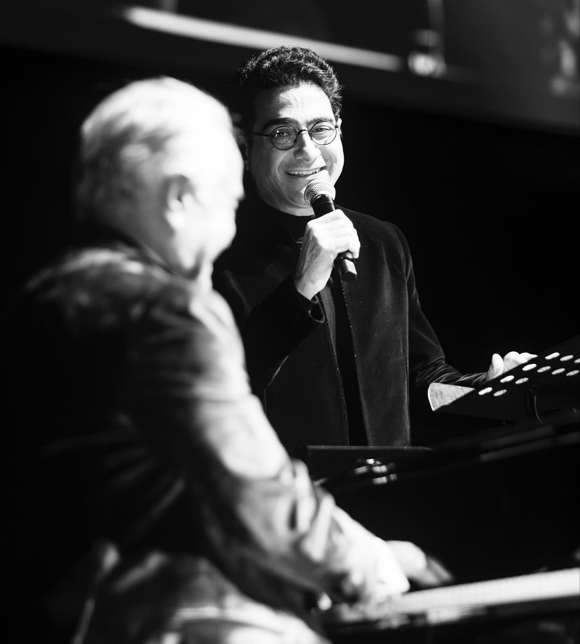 عکس امروز | تصاویری جدید از کنسرت فرانکفورت همایون شجریان و انوشیروان روحانی با همراهی گروه سیاوش.