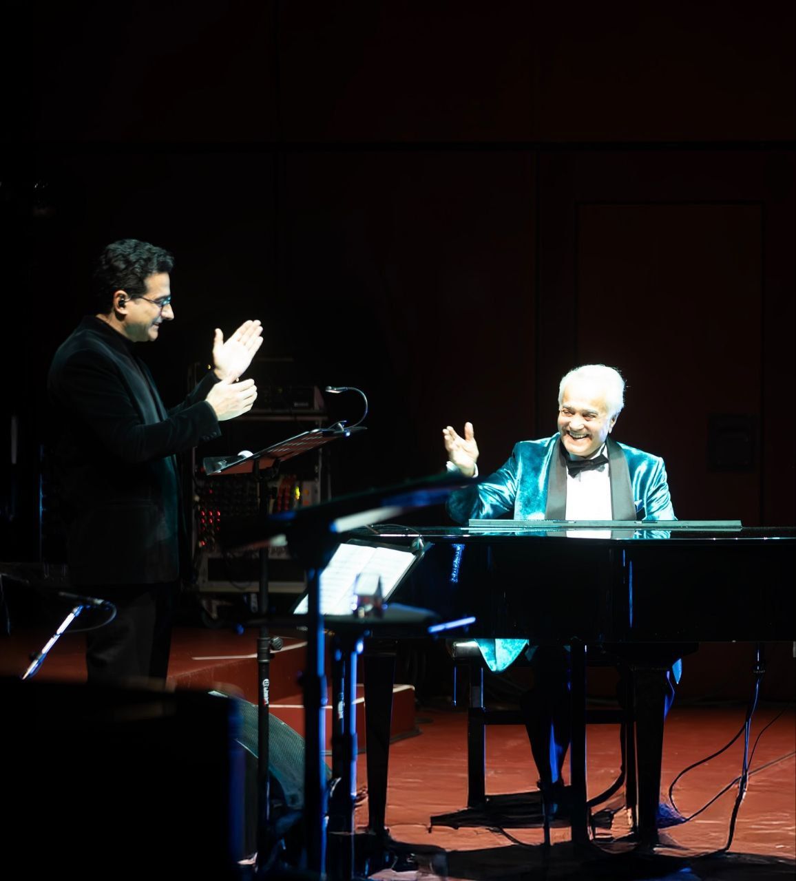 عکس امروز | تصاویری جدید از کنسرت فرانکفورت همایون شجریان و انوشیروان روحانی با همراهی گروه سیاوش.