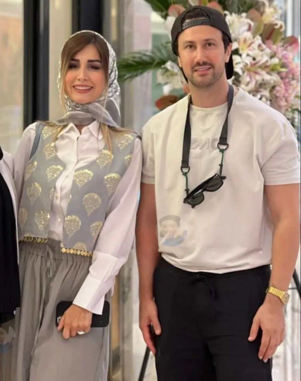 عکس داغ امروز | نگاهی به تصویر جدید شاهرخ استخری در کنار همسر جذابش عکس داغ امروز | نگاهی به تصویر جدید شاهرخ استخری در کنار همسر جذابش