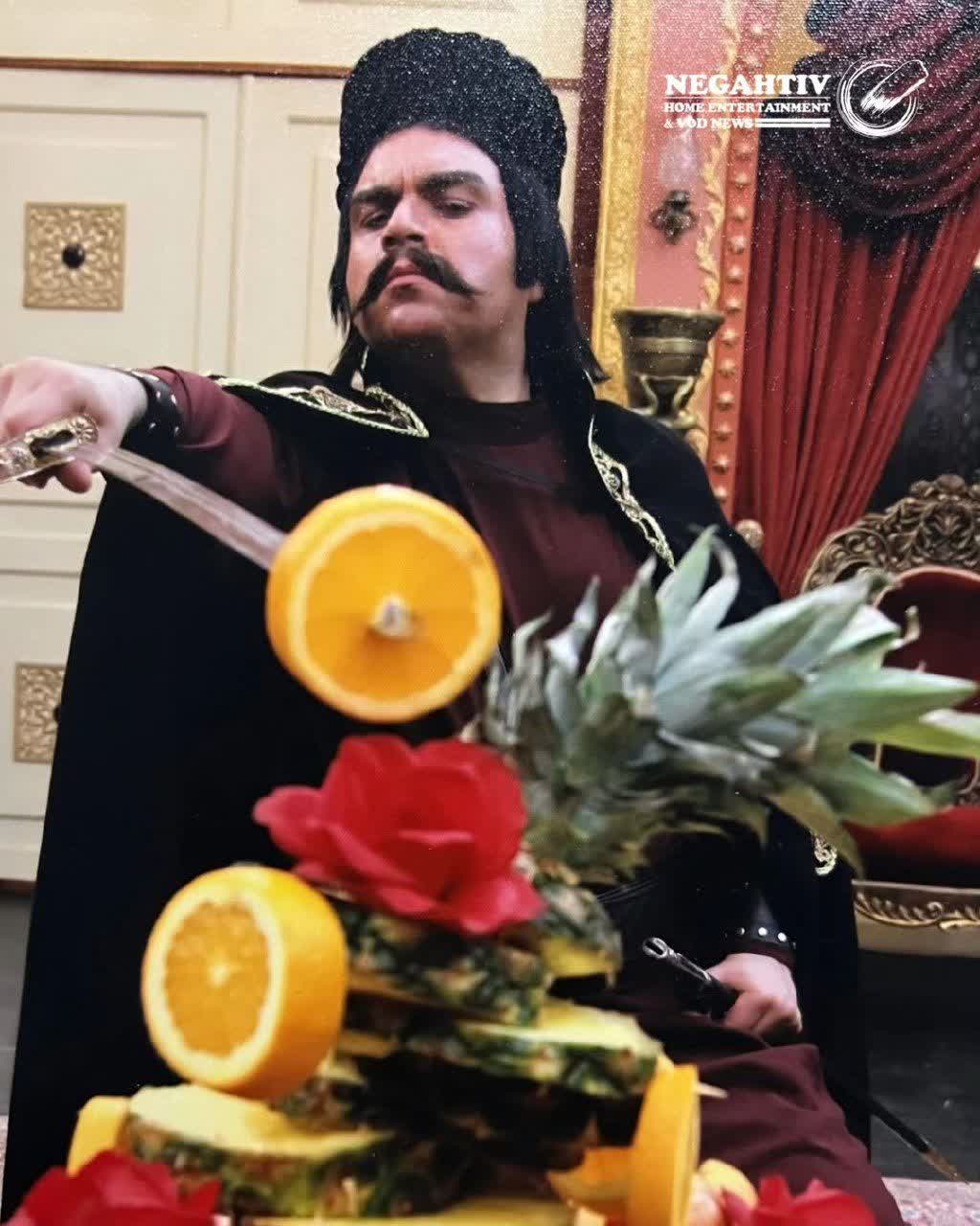 عکس امروز | تصویری از شهرام قائدی که برای نخستین بار تصاویری از حضور خود در سریال پرمخاطب قهوه تلخ منتشر نمود.