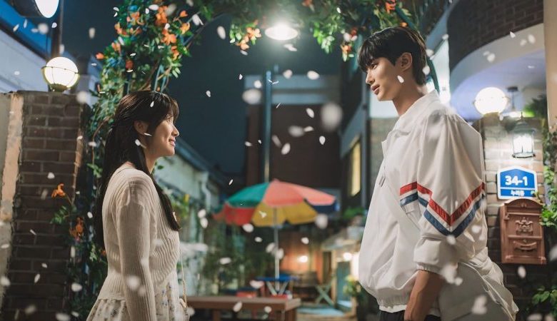 احساسی ترین سریال کرهای «دونده دوست داشتنی» Lovely Runner سال انتشار: ۲۰۲۴ تعداد قسمتها: ۱۶ ژانر: فانتزی، کمدی و موزیکال احساسی ترین سریال کرهای «دونده دوست داشتنی» Lovely Runner سال انتشار: ۲۰۲۴ تعداد قسمتها: ۱۶ ژانر: فانتزی، کمدی و موزیکال