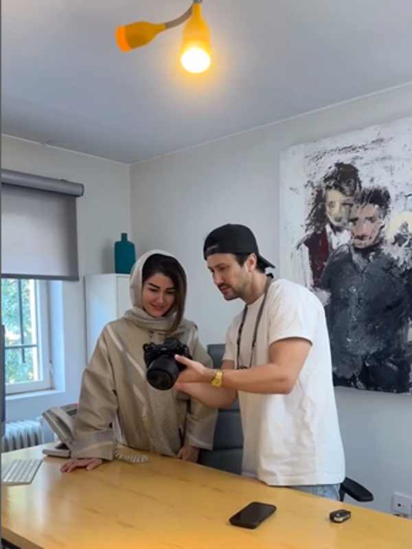 نگاه روز | کافه گردی نیلوفر استخری با برادرزاده اش