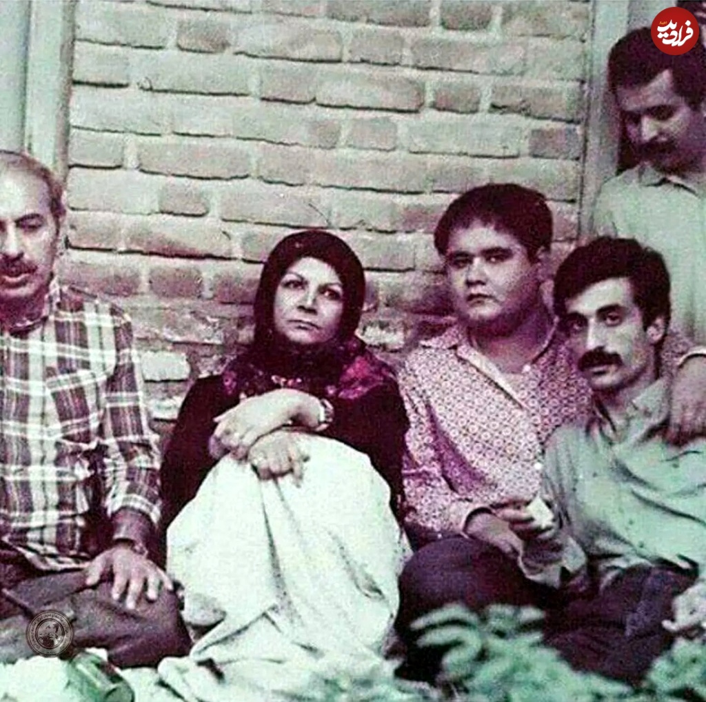 ساعت وبگردی |اکبر عبدی و مهین شهابی در پشت صحنه سریال «بازم مدرسم دیر شد»؛ سال 1362 ساعت وبگردی |اکبر عبدی و مهین شهابی در پشت صحنه سریال «بازم مدرسم دیر شد»؛ سال 1362