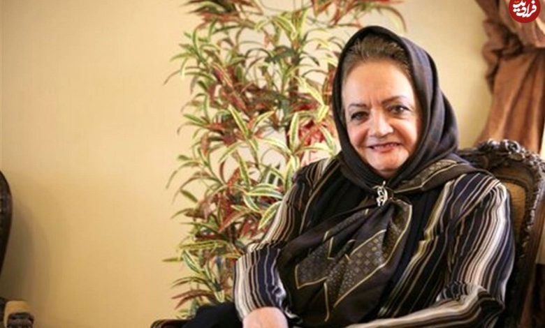 ساعت وبگردی | «نصرت وحدت و شهلا ریاحی» در نمایی از فیلم مرغابی سرخ کرده؛ سال 40 (عکس) «نصرت وحدت و شهلا ریاحی» در نمایی از فیلم مرغابی سرخ کرده؛ سال 40