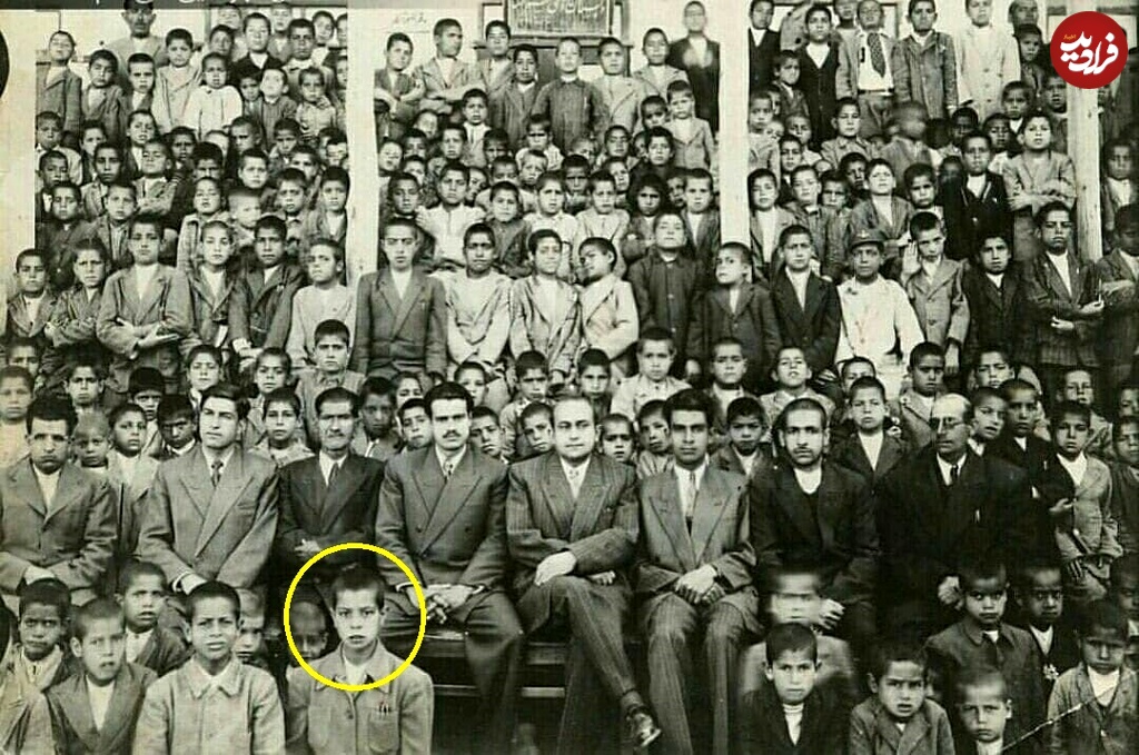 تاریخ وبگردی | تصویری زیر خاکی از تیپ و چهره دیده نشده از «بهروز وثوقی» در دوران دبستان؛ سال 1323