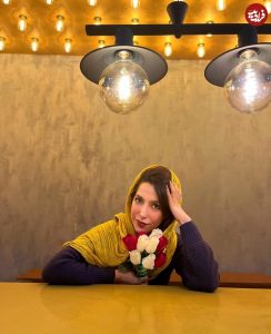 چهره ها در زمان ؛ چهره جذاب «ثریا» بازیگر سریال فوق لیسانسه ها بعد از گذر 5 سال در سن 45 سالگی چهره ها در زمان ؛ چهره جذاب «ثریا» بازیگر سریال فوق لیسانسه ها بعد از گذر 5 سال در سن 45 سالگی