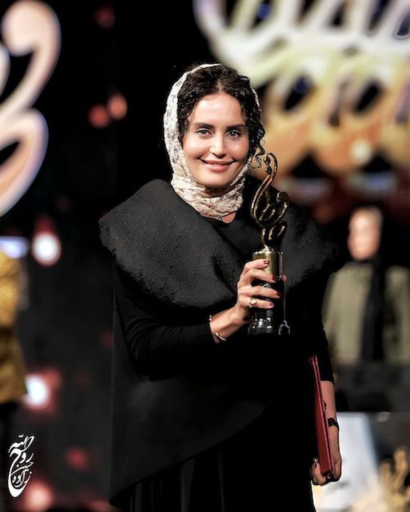 عکس امروز | همه استایل های الناز شاکردوست در جشن حافظ / خانم بازیگر ملکه خاص پوشی ایران شد! عکس امروز | همه استایل های الناز شاکردوست در جشن حافظ / خانم بازیگر ملکه خاص پوشی ایران شد!