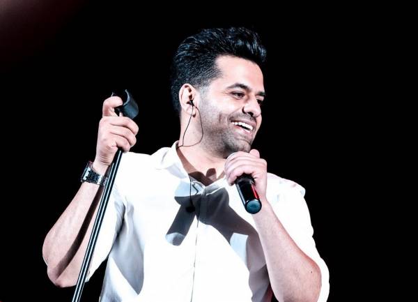 نگاه روز |عکسی از استایل ورزشی رضا بهرام در باشگاه بدنسازی