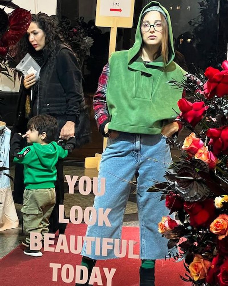 نگاه روز |تصویری از روشنک گرامی با پوشش و استایل حاشیه بر انگیز در اوج زیبایی