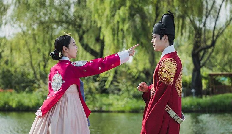 عکس داغ امروز | سریال کره‌ای «آقای ملکه Mr. Queen » سال انتشار: ۲۰۲۰ تعداد قسمت ها: ۲۰ ژانر: تاریخی، کمدی، عاشقانه