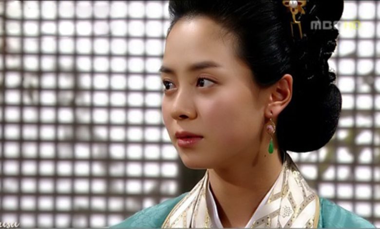 نگاه روز |تصویری از استایل خیره کننده و متفاوت «بانو سویا همسر جومونگ»