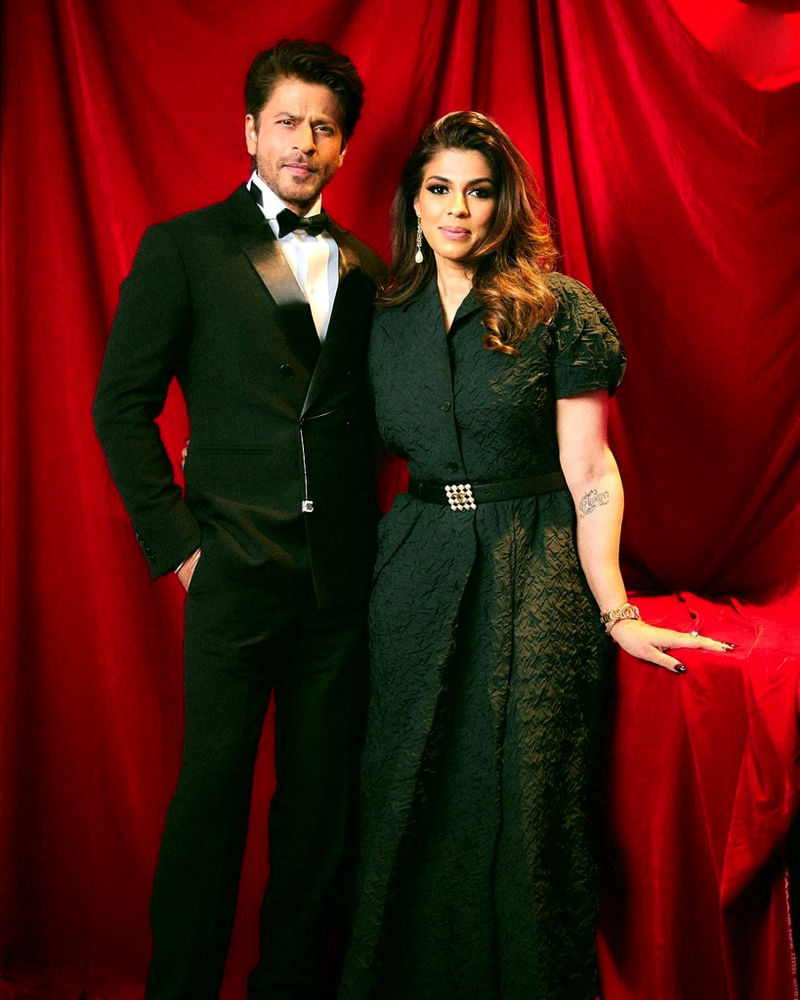 عکس داغ امروز | رونمایی شاهرخ خان از همسر فوق جذاب و جوانش عکس داغ امروز | رونمایی شاهرخ خان از همسر فوق جذاب و جوانش