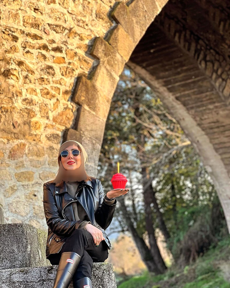 عکس داغ امروز | پوشش مدلینگی جذاب بازیگر نقش زن رحمت در سریال پایتخت عکس داغ امروز | پوشش مدلینگی جذاب بازیگر نقش زن رحمت در سریال پایتخت