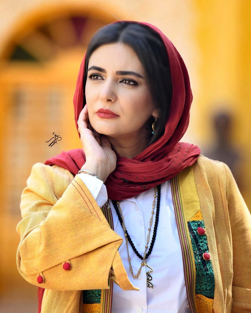 تغییر چهره جذاب لیندا کیانی در روز تولدش ! + فیلم جشن تولد دونفره وسط پارک ! تغییر چهره جذاب لیندا کیانی در روز تولدش ! + فیلم جشن تولد دونفره وسط پارک !