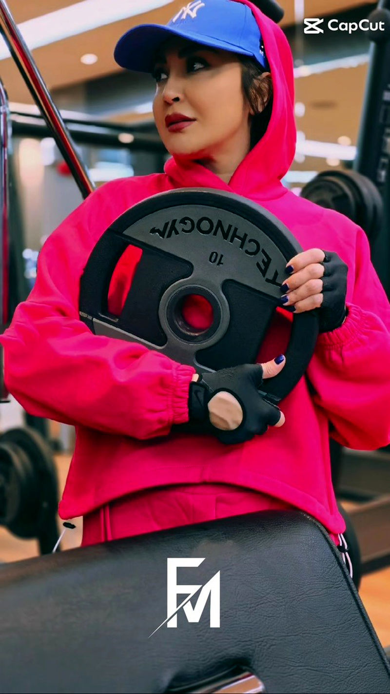 عکس داغ امروز | تغییر چهره زیبای خانم بازیگر سریال فاصله ها در باشگاه ورزشی3