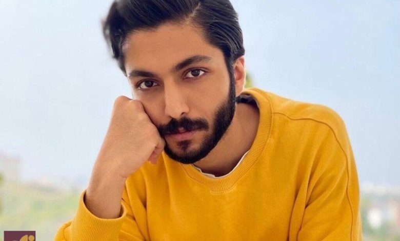 نگاه روز |نگاهی به ماشین‌های هوش‌پران کیسان دیباج، نیمای سریال «گردن‌زنی»، یکی از یکی لوکس‌تر و لاکچری‌تر