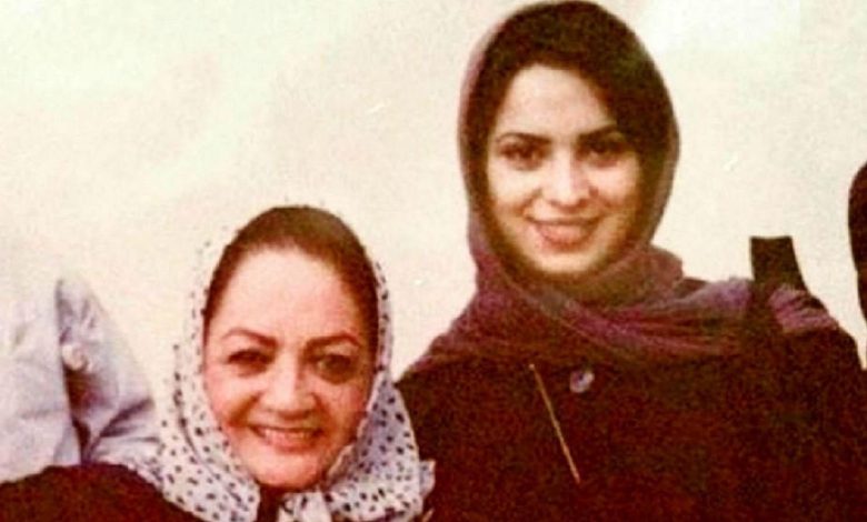 تاریخ وبگردی ؛ شهلا ریاحی و لیلا فروهر در نمایی از فیلم چهار خواهر تاریخ وبگردی ؛ شهلا ریاحی و لیلا فروهر در نمایی از فیلم چهار خواهر