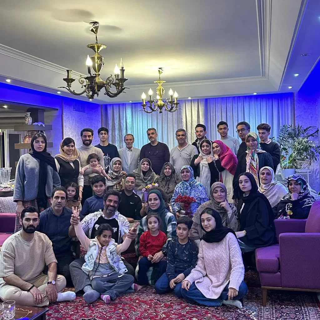 عکس امروز | تبریک متفاوت و خاص روز مادر منوچهر هادی با عکسی از خانواده عکس امروز | تبریک متفاوت و خاص روز مادر منوچهر هادی با عکسی از خانواده