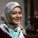 پخش زنده تصاویر | ؛تصویری از ارغوان مشکات بر سر مزار استاد شجریان