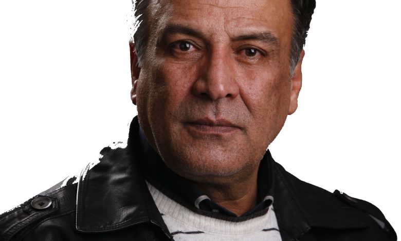 عکس امروز | جمع خانوادگی عبدالرضا اکبری در شب یلدا