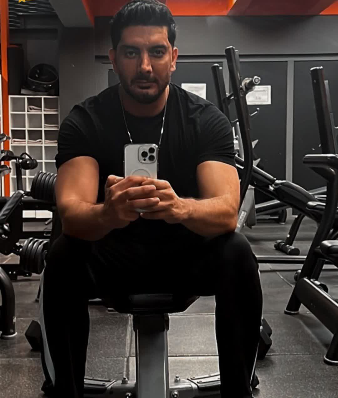 نگاه روز |جدیدترین عکس از فرزاد فرزین با اندامی ورزشی