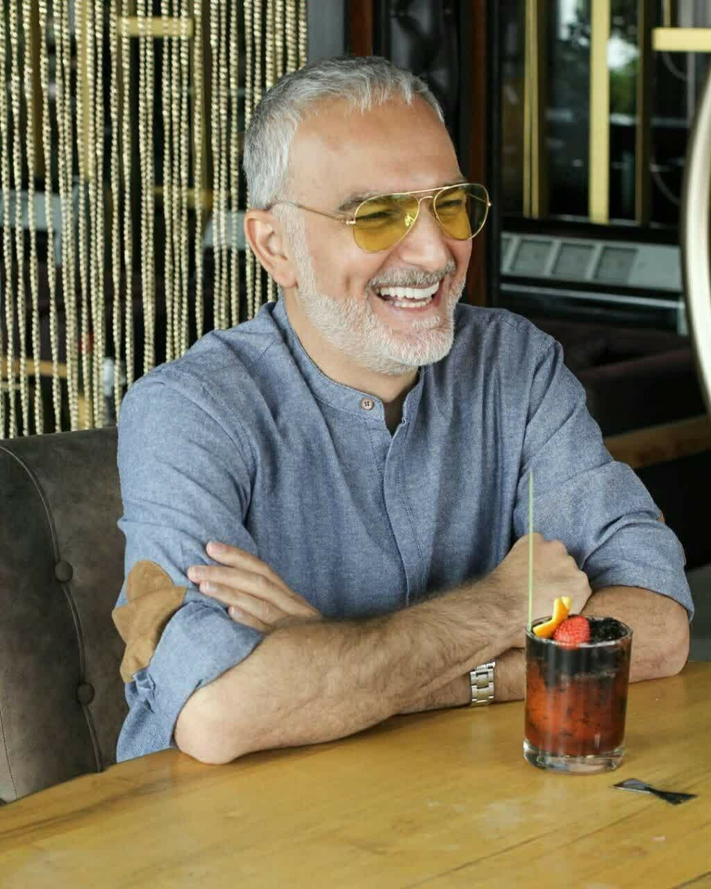 نگاه روز |نمایی از خنده های از ته دل بیژن بنفشه خواه