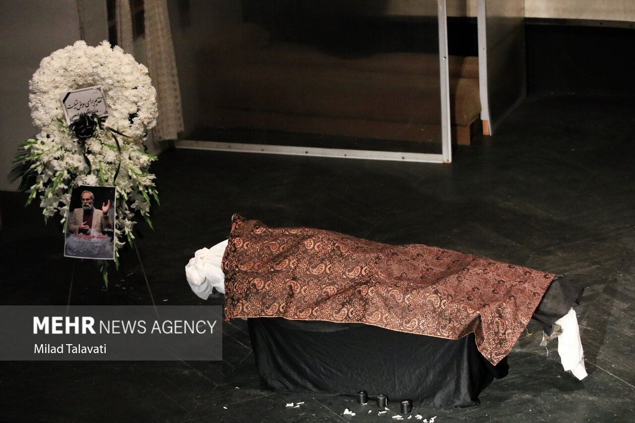 عکس امروز | تصاویری از تشییع و تدفین پیکر «حسین توشه»