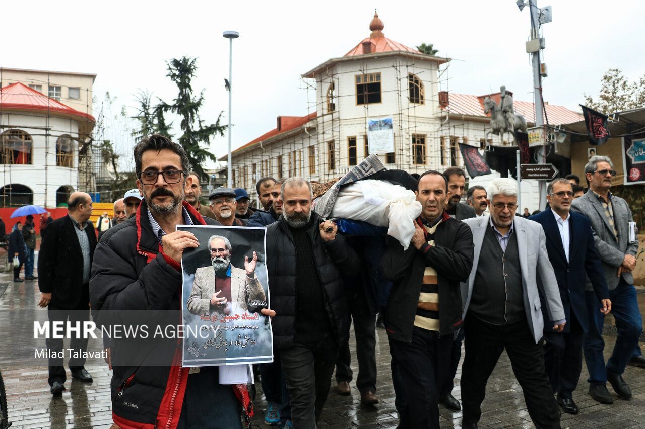 عکس امروز | تصاویری از تشییع و تدفین پیکر «حسین توشه»