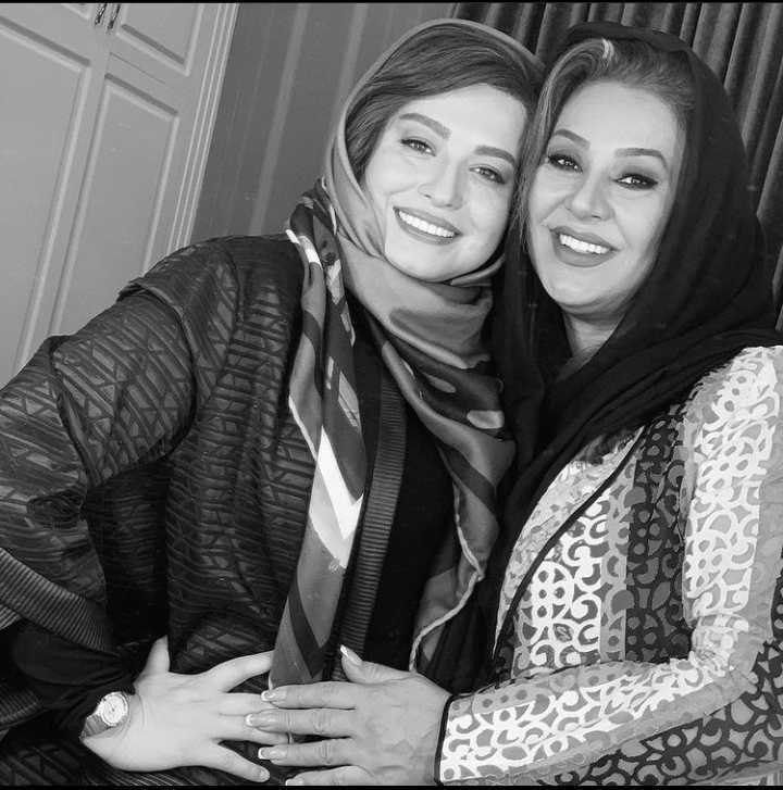 نگاه روز |قابی دوستانه از دو هنرمند خانم/نسرین مقانلو و مهراوه شریفینیا نگاه روز |قابی دوستانه از دو هنرمند خانم/نسرین مقانلو و مهراوه شریفینیا