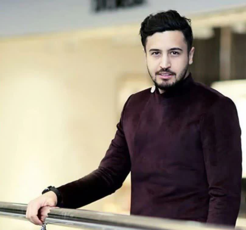 نگاه روز | نمایی از تیپ و استایل خاص مهرداد صدیقیان