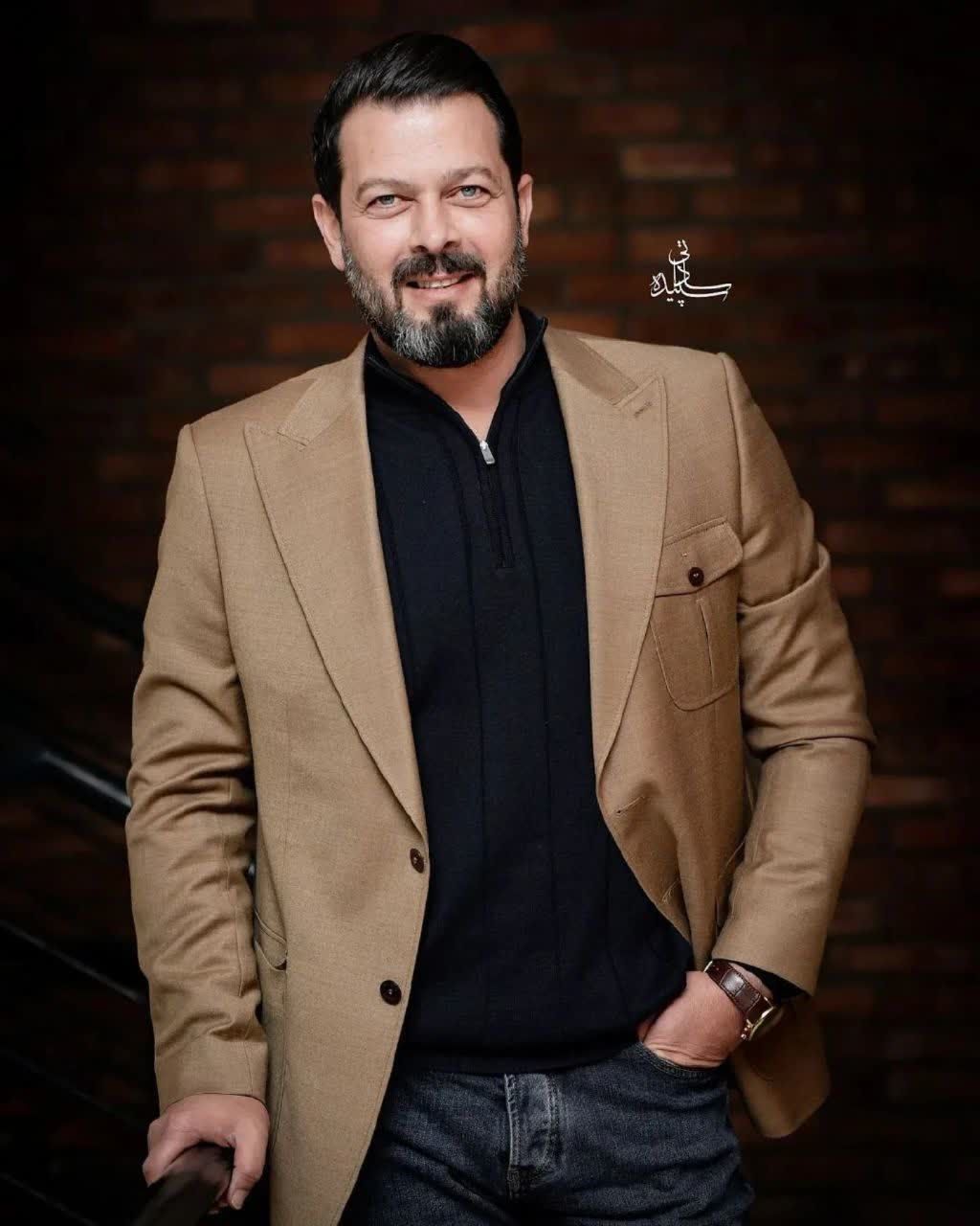 تاریخ وبگردی | نمایی از استایل جذاب پژمان بازغی