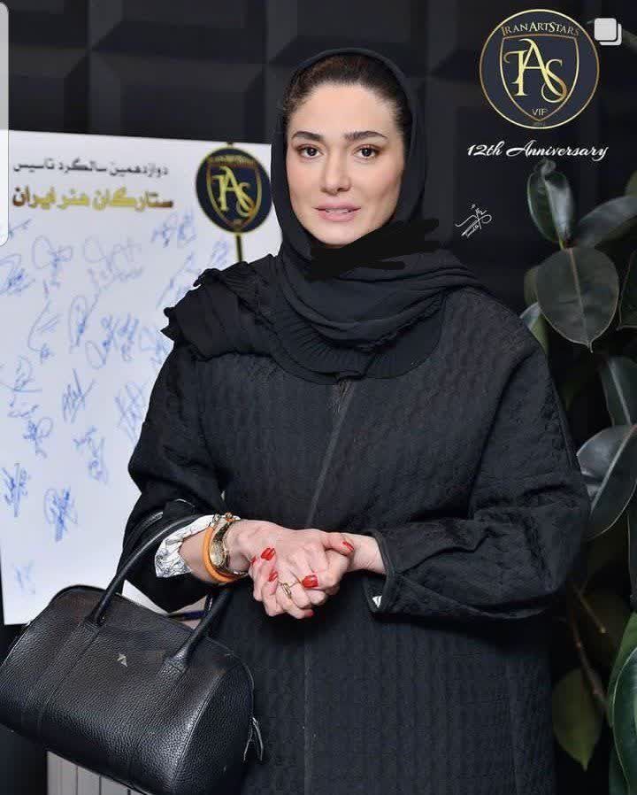 نگاه روز |نمایی از استایل مشکی و جذاب مینا وحید