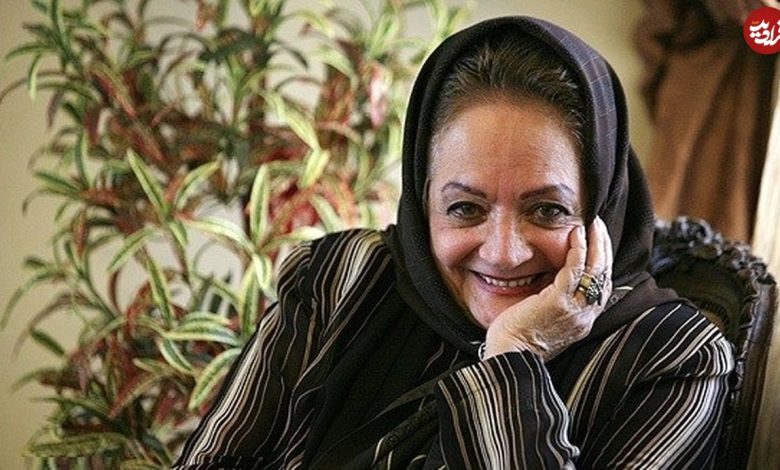 تاریخ وبگردی ؛ «لیلا فروهر در آغوش شهلا ریاحی» در نمایی از فیلم چهار خواهر؛ سال 46 (عکس) «لیلا فروهر در آغوش شهلا ریاحی» در نمایی از فیلم چهار خواهر؛ سال 46